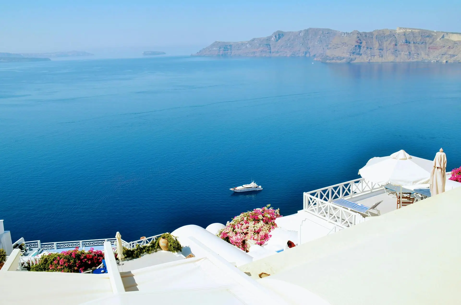 Santorini: A Journey Through Greece’s Enchanting Island